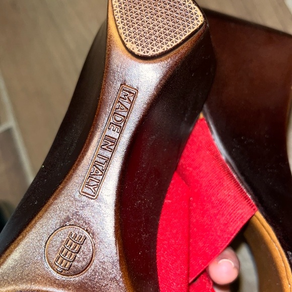 EUC red Italian shoemaker wedge sandals. - Picture 7 of 7